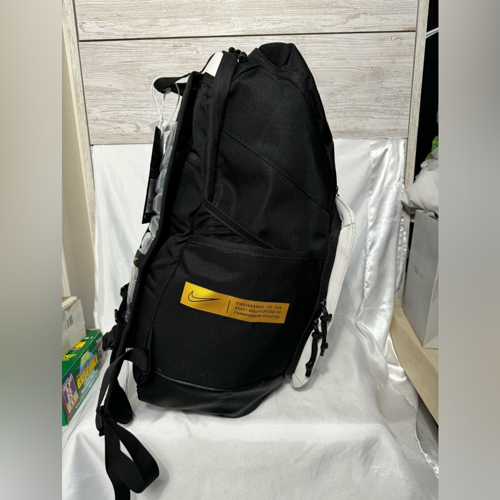 Nike Elite Pro Hoops Basketball Backpack Black and Gold - Picture 4 of 5